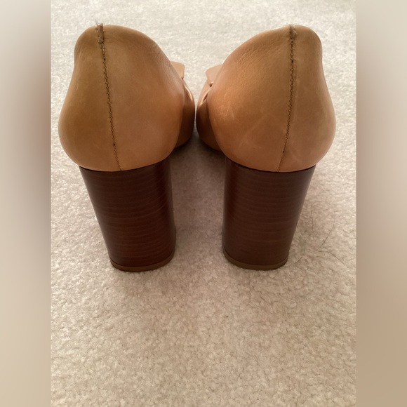 Tory Burch camel tan leather pump - Picture 4 of 5
